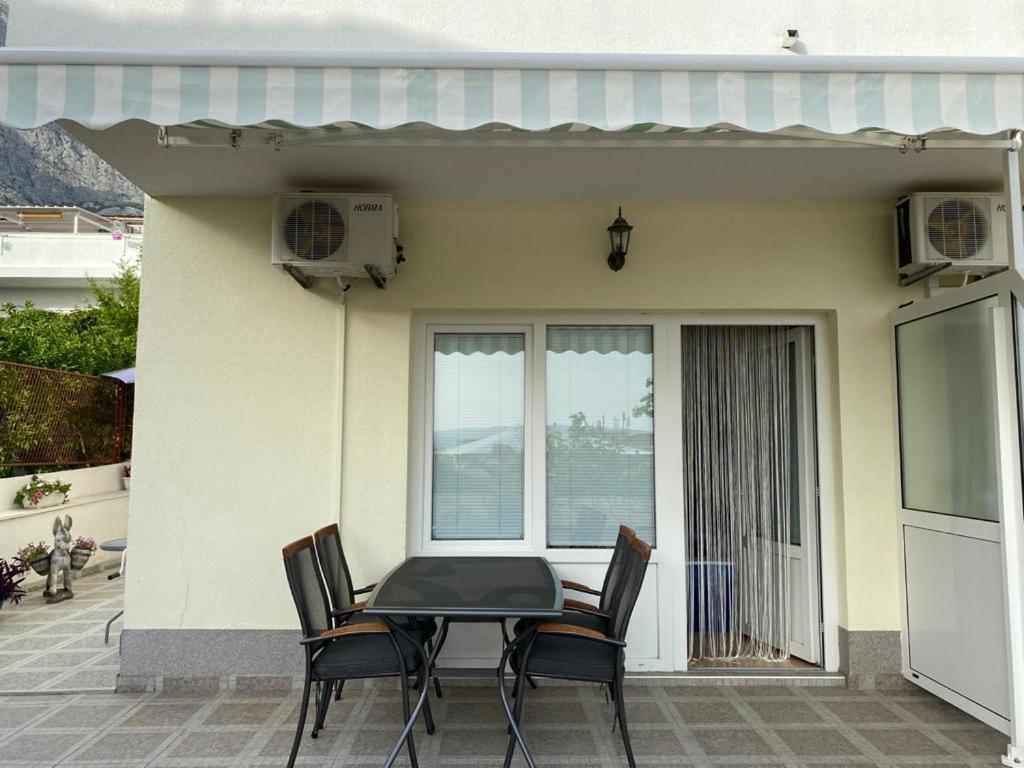 Apartmani Znaor Baska Voda Ngoại thất bức ảnh
