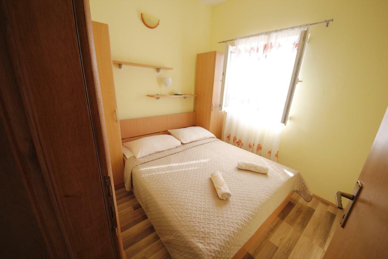 Apartmani Znaor Baska Voda Ngoại thất bức ảnh