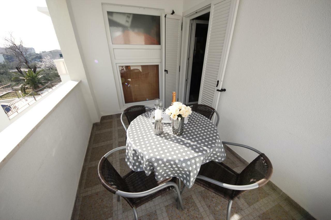 Apartmani Znaor Baska Voda Ngoại thất bức ảnh