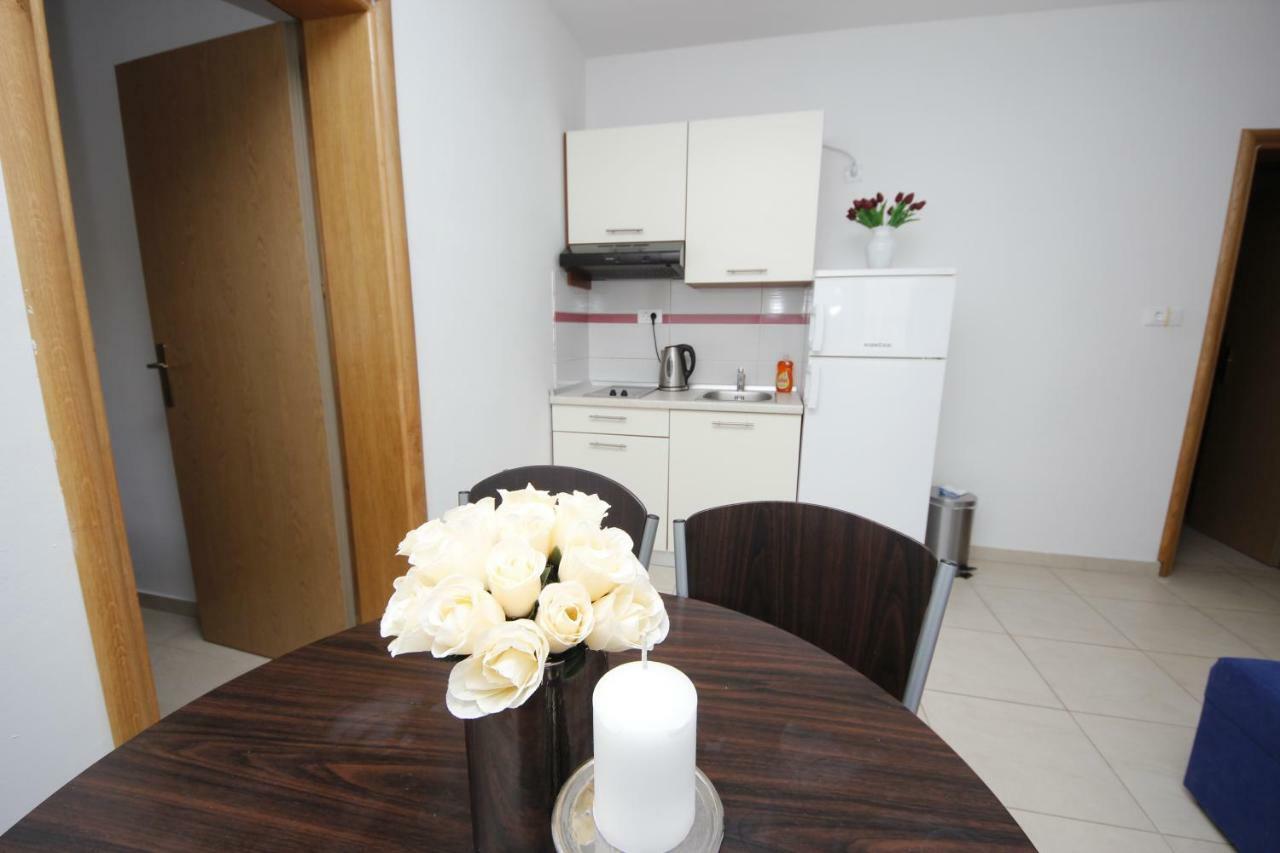 Apartmani Znaor Baska Voda Ngoại thất bức ảnh