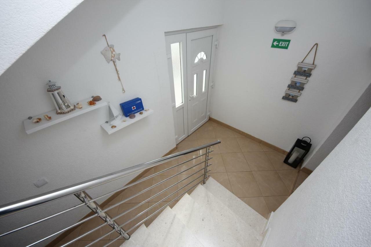 Apartmani Znaor Baska Voda Ngoại thất bức ảnh