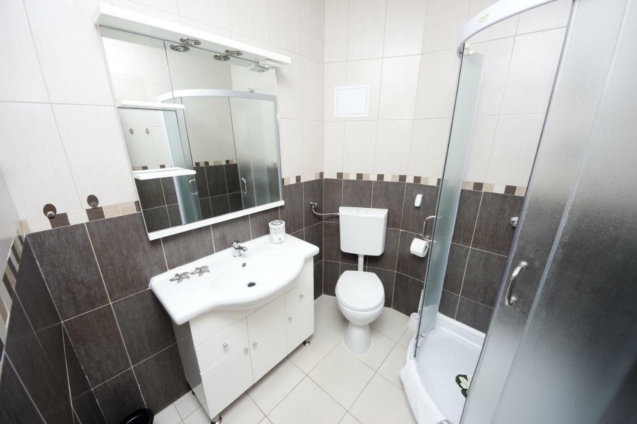 Apartmani Znaor Baska Voda Ngoại thất bức ảnh