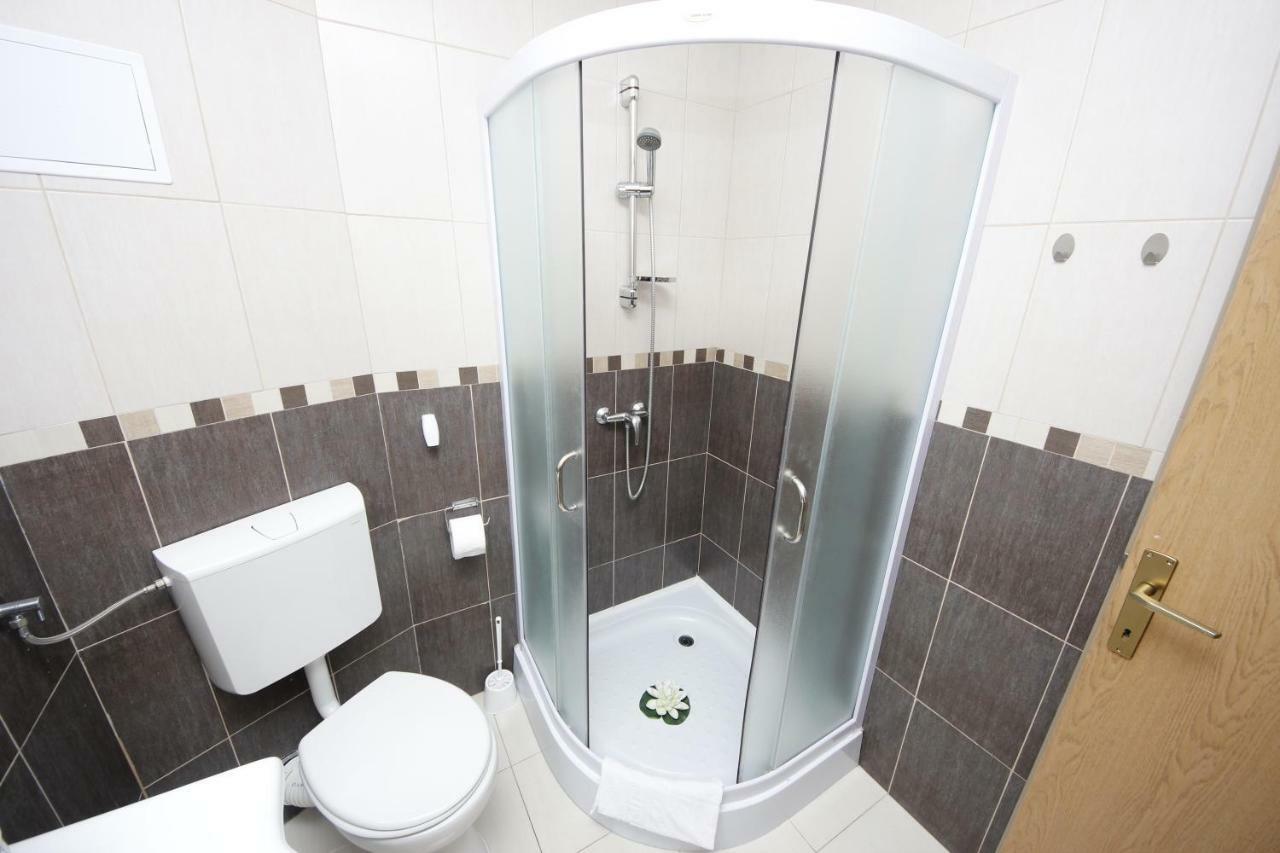 Apartmani Znaor Baska Voda Ngoại thất bức ảnh